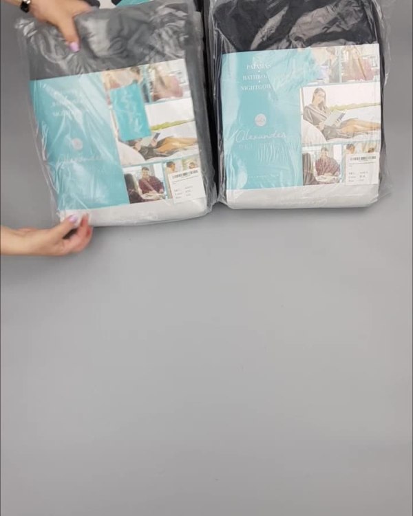 Фотография  966 - Халаты, комбинезоны (семейный) СТОК CAN#10 кг, ЛОТ №4449 оптом в Магадане и Магаданской области