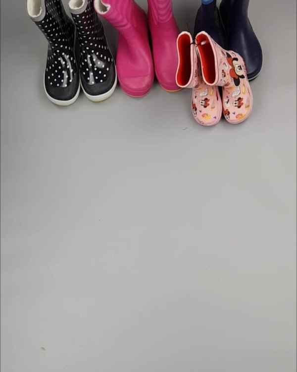 Фотография  881 - Обувь ALDI дети лето#10 кг, ЛОТ №4457 оптом в Магадане и Магаданской области