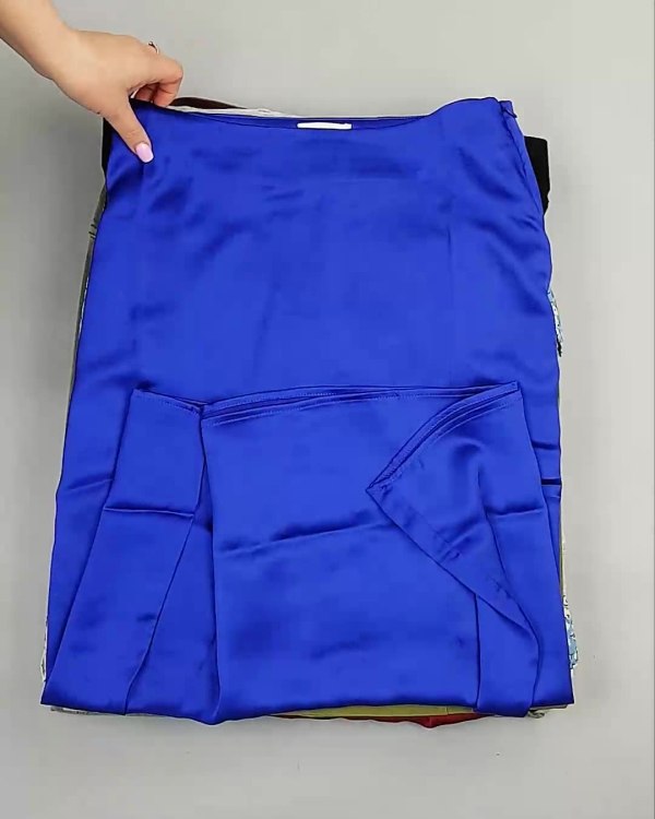 Фотография  956 - Юбки Bestseller 44#5 кг, ЛОТ №6120 оптом в Магадане и Магаданской области