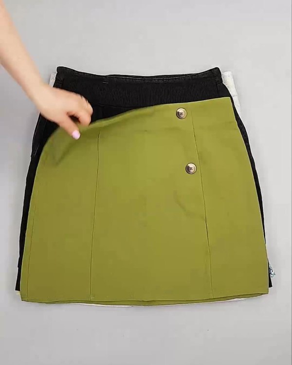 Фотография  923 - Юбки Bestseller 44#5 кг, ЛОТ №6121 оптом в Магадане и Магаданской области