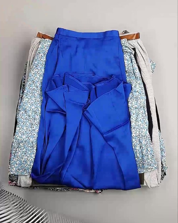 Фотография  317 - Юбки Bestseller 44#5 кг, ЛОТ №6121 оптом в Магадане и Магаданской области