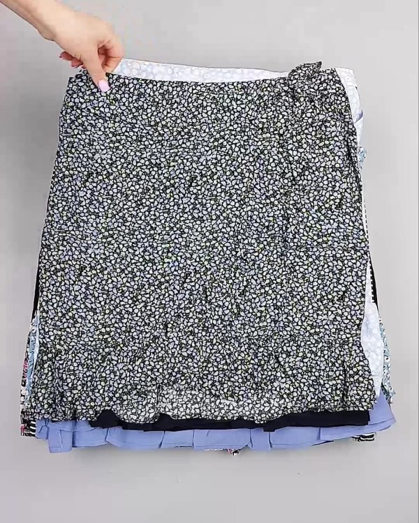 Фотография  484 - Юбки Bestseller 44#5 кг, ЛОТ №6121 оптом в Магадане и Магаданской области