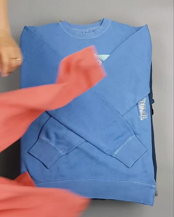 Фотография  375 - Толстовки СТОК CAN#15 кг, ЛОТ №6268 оптом в Магадане и Магаданской области