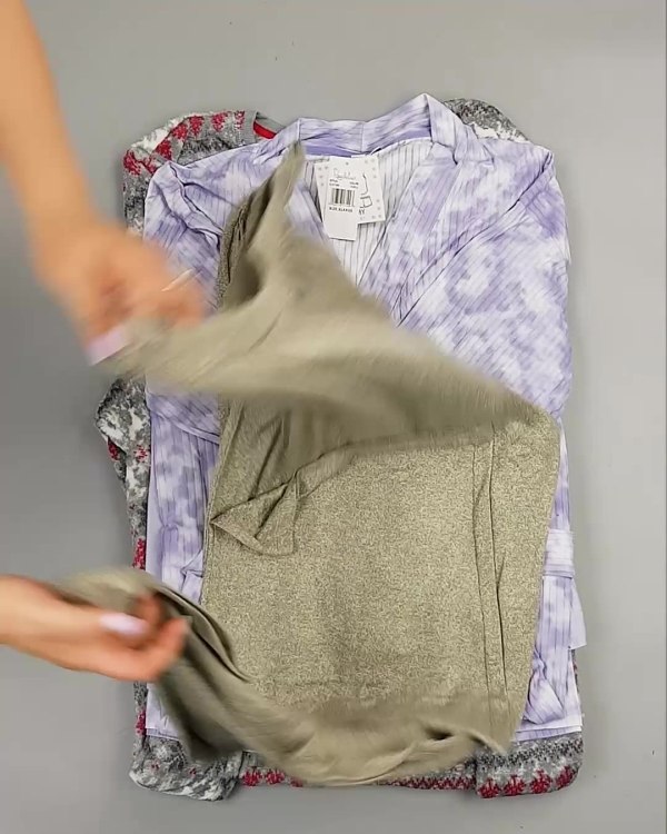 Фотография  769 - Домашняя одежда CAN#10 кг, ЛОТ №6482 оптом в Магадане и Магаданской области