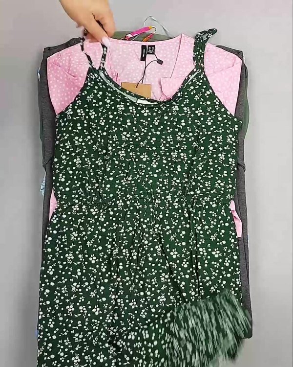 Фотография  734 - Платья Bestseller 44#5 кг, ЛОТ №6538 оптом в Магадане и Магаданской области