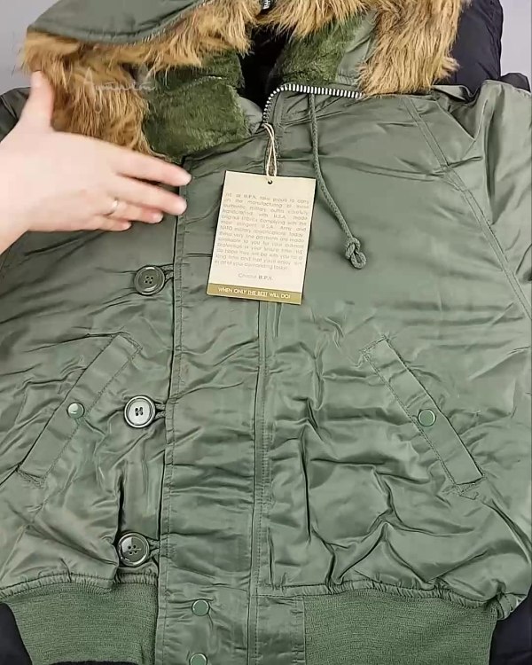 Фотография  697 - Верхняя одежда Англия СТОК #10 кг, ЛОТ №6727 оптом в Магадане и Магаданской области