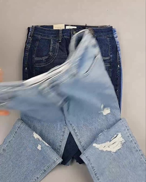 Фотография  982 - Джинсы женские Дания#10 кг, ЛОТ №6762 оптом в Магадане и Магаданской области