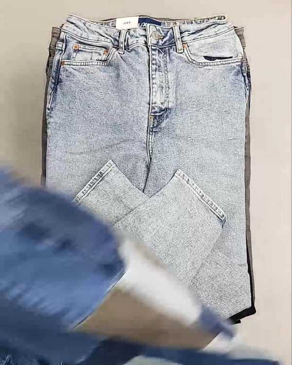 Фотография  281 - Джинсы женские Дания#10 кг, ЛОТ №6762 оптом в Магадане и Магаданской области