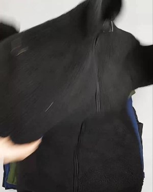 Фотография  609 - Верхняя одежда Дания#10,1 кг ЛОТ №6909 оптом в Магадане и Магаданской области