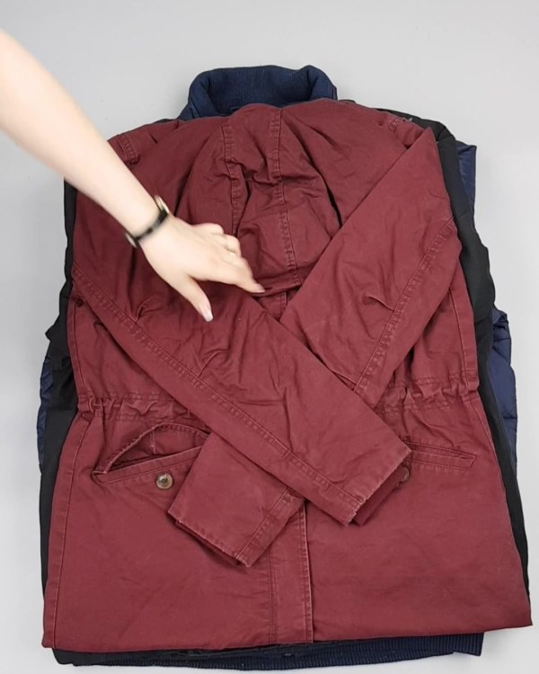 Фотография  865 - Куртки#25 кг оптом в Магадане и Магаданской области