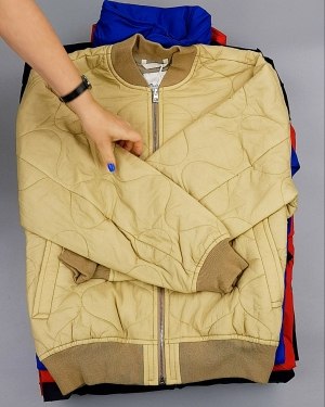 Фотография  211 - Ветровки CAN 084#10 кг, ЛОТ №6939 оптом в Магадане и Магаданской области