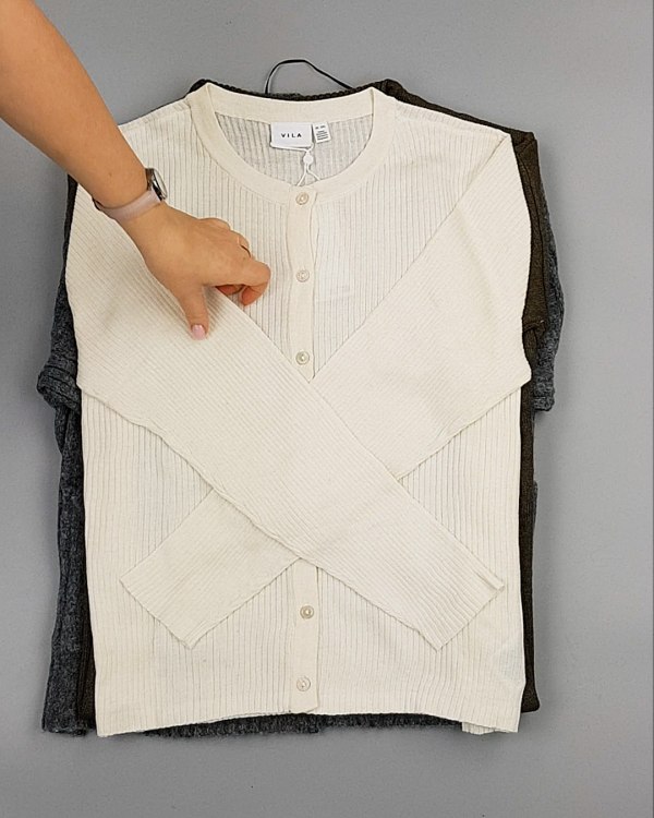 Фотография  275 - Кардиганы VILA W 104#7 кг, ЛОТ №7155 оптом в Магадане и Магаданской области