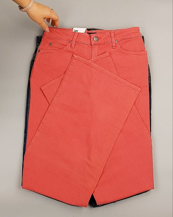 Фотография  205 - Джинсы LEE м/ж#7,9 кг, ЛОТ №7032 оптом в Магадане и Магаданской области