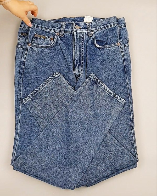 Фотография  399 - Джинсы CALVIN KLEIN муж #7,6 кг, ЛОТ №7020 оптом в Магадане и Магаданской области