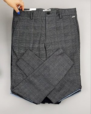 Фотография  693 - Брюки + джинсы JACK JONES 094#10 кг, ЛОТ №6963 оптом в Магадане и Магаданской области