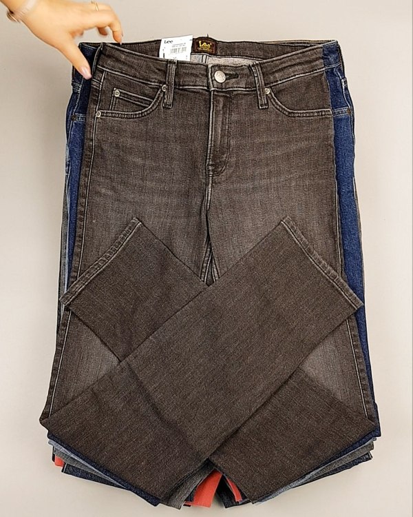 Фотография  695 - Джинсы LEE м/ж#7,9 кг, ЛОТ №7032 оптом в Магадане и Магаданской области