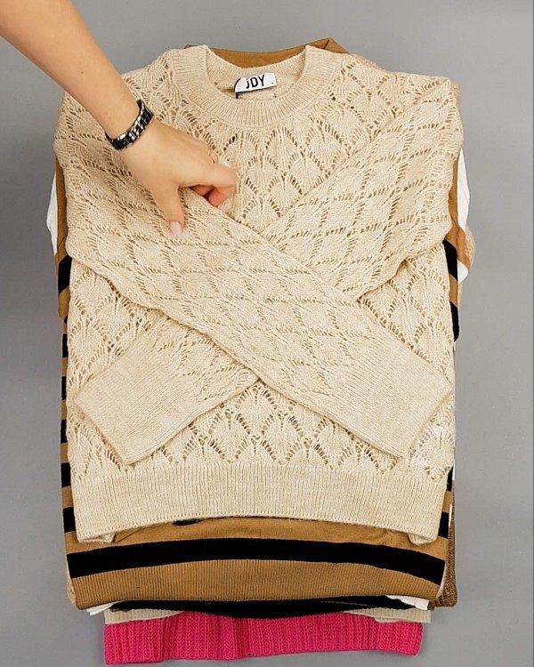 Фотография  498 - Джемпера Bestseller 104#7 кг, ЛОТ №7227 оптом в Магадане и Магаданской области