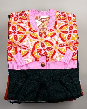 Купить Кардиганы VILA W 104#7 кг, ЛОТ №7384 оптом в Магадане и Магаданской области