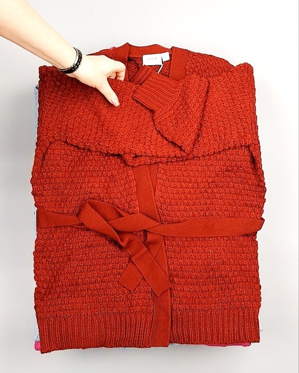 Фотография  222 - Кардиганы VILA W 104#7 кг, ЛОТ №7384 оптом в Магадане и Магаданской области