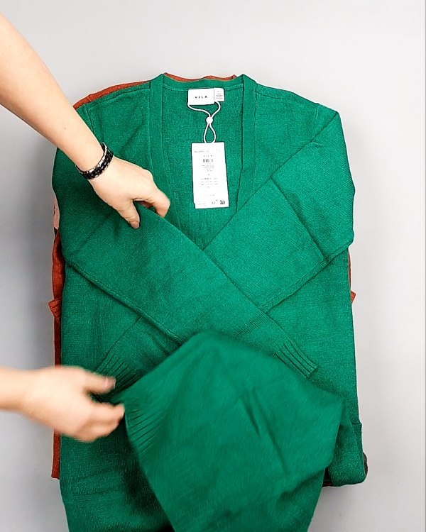 Фотография  984 - Кардиганы VILA W 104#7 кг, ЛОТ №7384 оптом в Магадане и Магаданской области