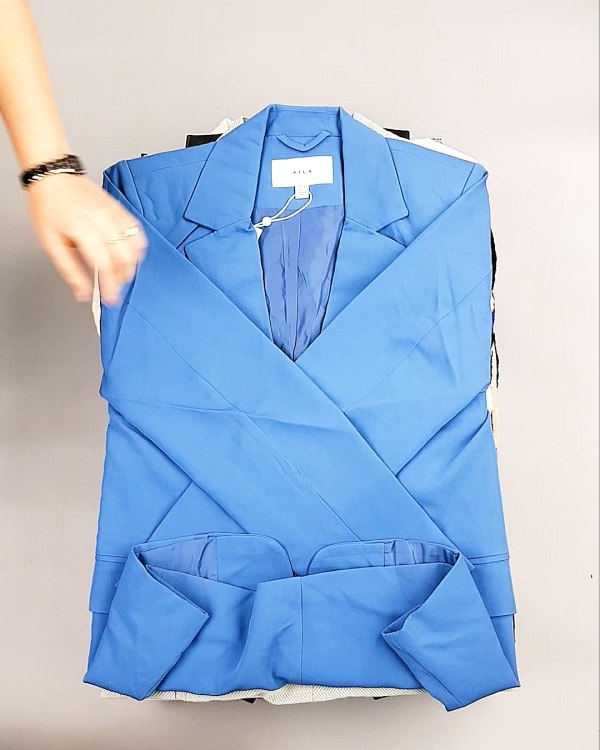 Фотография  744 - Bestseller Winter mix 104#15 кг, ЛОТ №7343 оптом в Магадане и Магаданской области