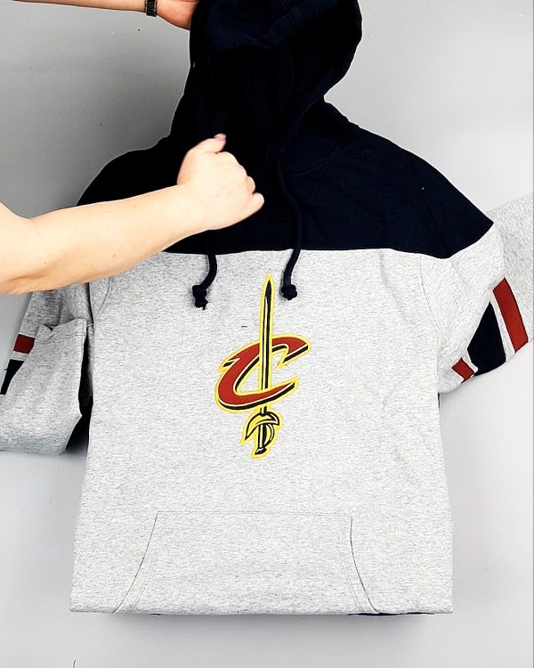 Фотография  907 - HOODIE CAN 084#10 кг, ЛОТ №7426 оптом в Магадане и Магаданской области