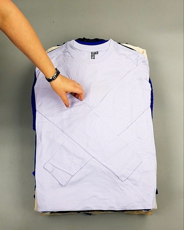 Фотография  879 - Bestseller Winter mix 104#15 кг, ЛОТ №7347 оптом в Магадане и Магаданской области