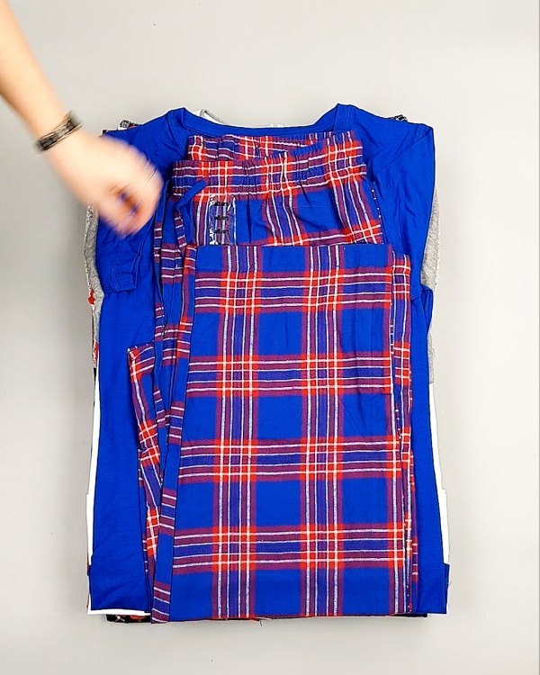 Фотография  650 - Домашняя одежда CAN 104#10 кг, ЛОТ №7330 оптом в Магадане и Магаданской области