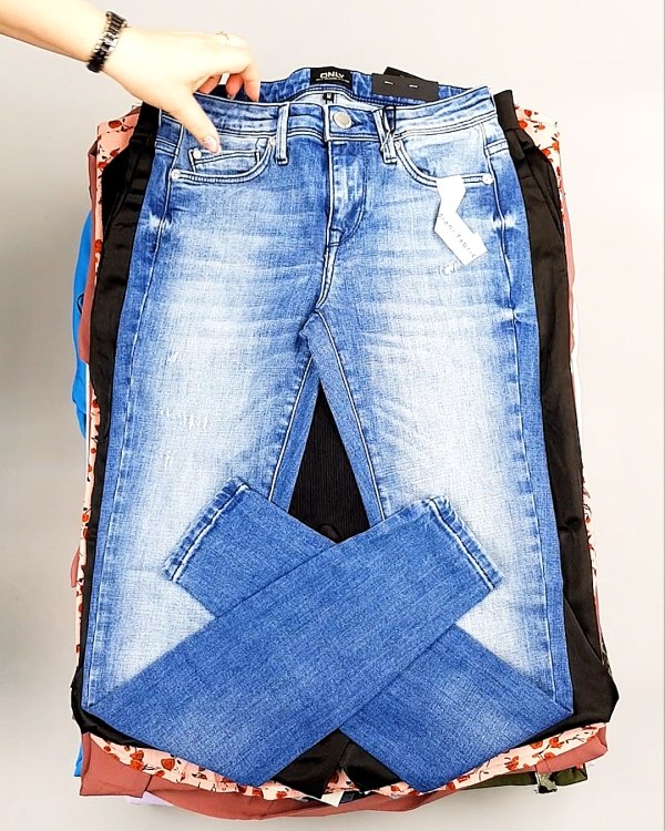 Фотография  645 - Bestseller Summer mix 104#15 кг, ЛОТ №7495 оптом в Магадане и Магаданской области