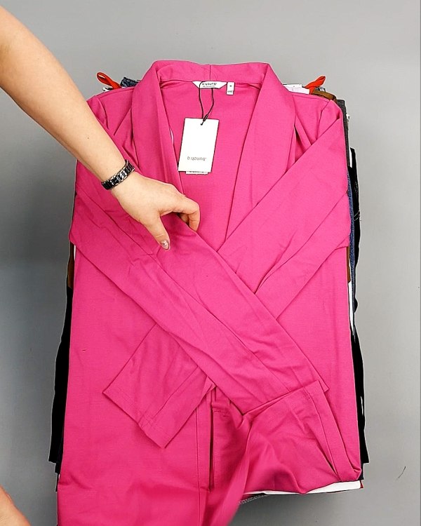 Фотография  509 - Bestseller Summer mix 104#15 кг, ЛОТ №7494 оптом в Магадане и Магаданской области