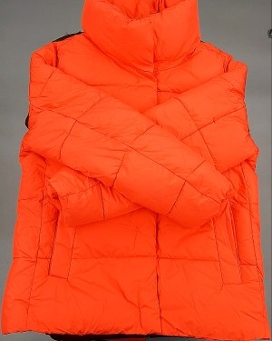 Купить Верхняя одежда AMAZON жен 015#10 кг, ЛОТ №7712 оптом в Магадане и Магаданской области