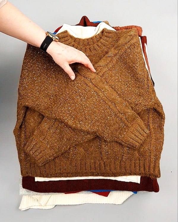 Фотография  173 - Джемпера СТОК CAN 084#7 кг, ЛОТ №7651 оптом в Магадане и Магаданской области