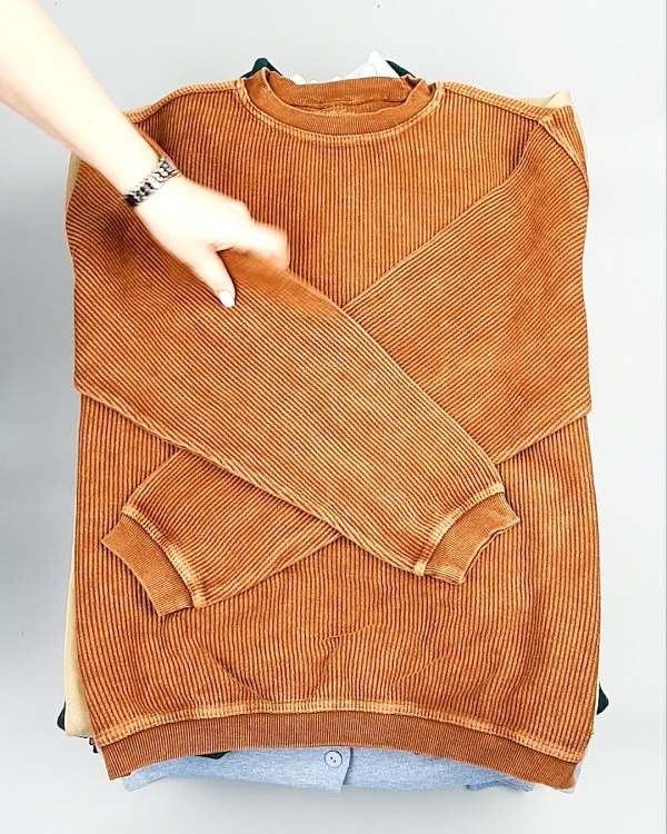 Фотография  465 - SWEATSHIRT CAN 084#10 кг, ЛОТ №7620 оптом в Магадане и Магаданской области