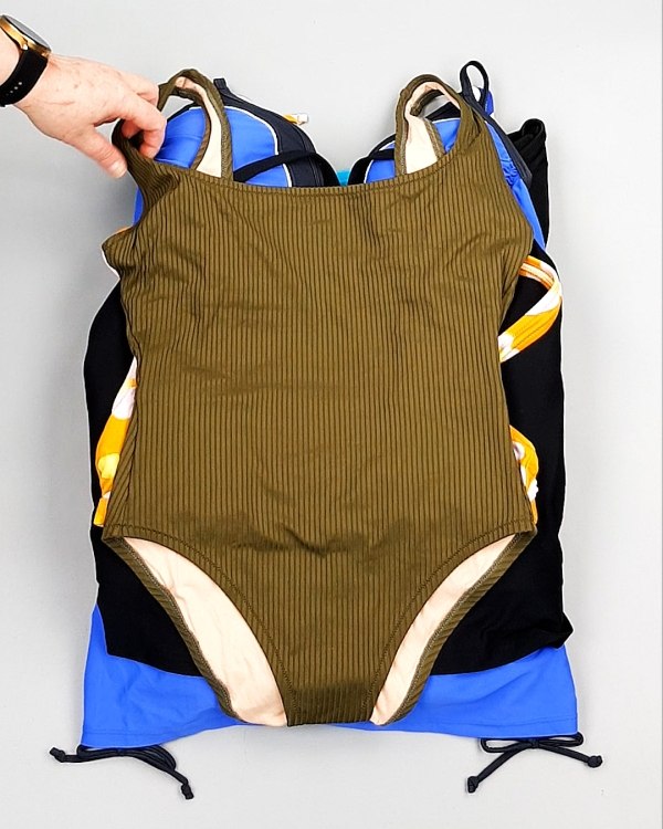 Фотография  315 - Купальники СТОК CAN 124#5 кг, ЛОТ №7689 оптом в Магадане и Магаданской области