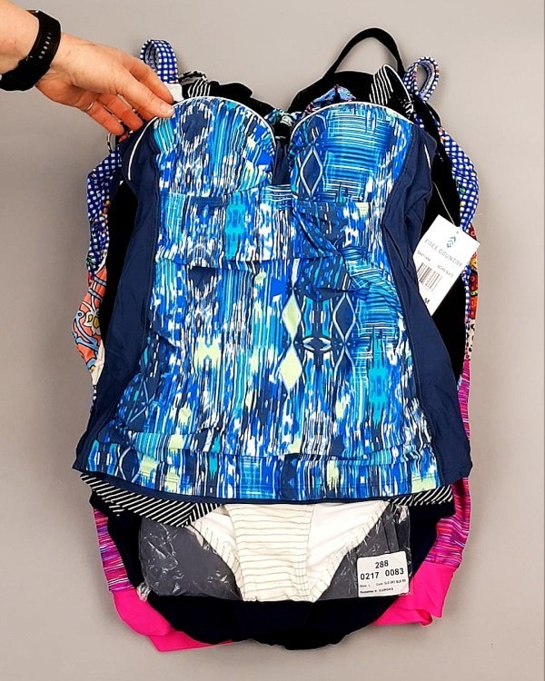 Фотография  512 - Купальники СТОК CAN 124#5 кг, ЛОТ №7688 оптом в Магадане и Магаданской области