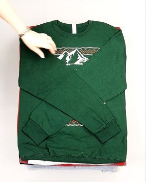 Фотография  599 - SWEATSHIRT CAN 084#10 кг, ЛОТ №7620 оптом в Магадане и Магаданской области