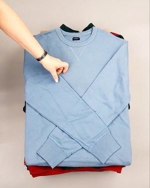 Фотография  624 - SWEATSHIRT CAN 084#10 кг, ЛОТ №7619 оптом в Магадане и Магаданской области