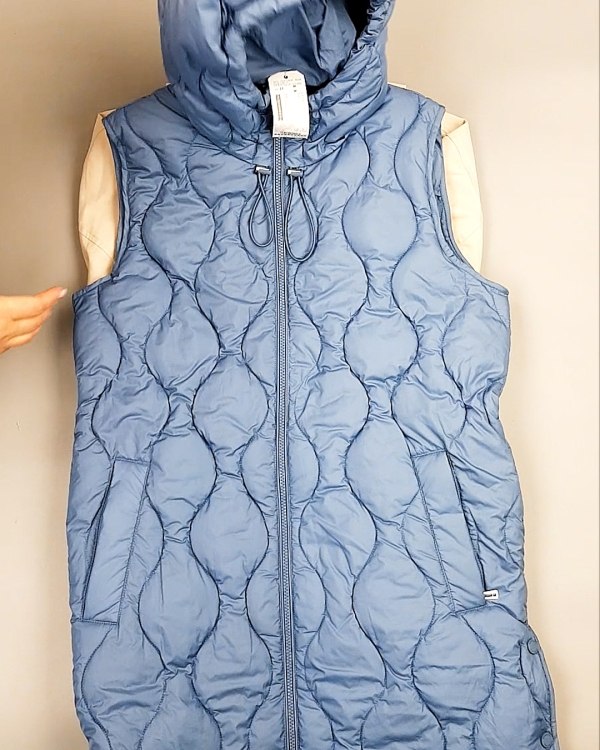 Фотография  783 - Верхняя одежда весна TOM TAILOR 124#7,8 кг, ЛОТ №7581 оптом в Магадане и Магаданской области