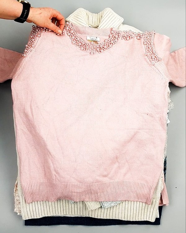 Фотография  830 - Джемпера СТОК CAN 084#7 кг, ЛОТ №7650 оптом в Магадане и Магаданской области