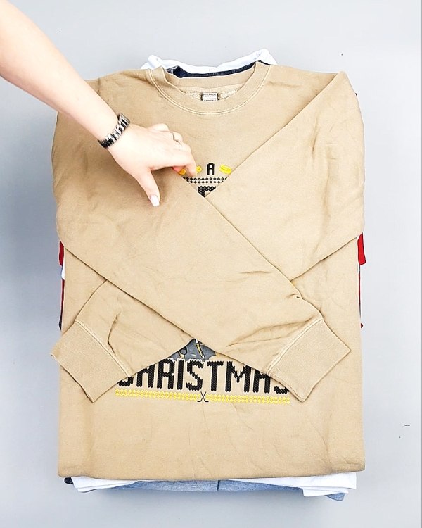 Фотография  982 - SWEATSHIRT CAN 084#10 кг, ЛОТ №7618 оптом в Магадане и Магаданской области