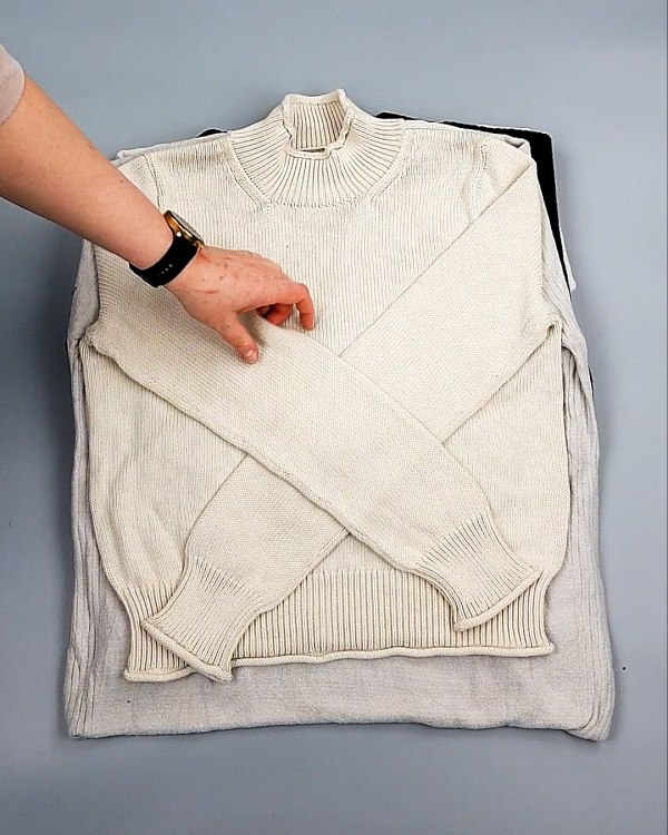 Фотография  601 - Джемпера СТОК CAN 084#7 кг, ЛОТ №7649 оптом в Магадане и Магаданской области