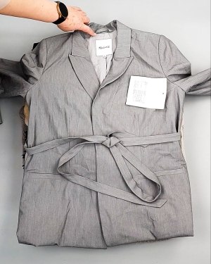 Фотография  672 - Кардиганы СТОК CAN 084#7 кг, ЛОТ №7673 оптом в Магадане и Магаданской области