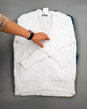 Фотография  557 - Джемпера СТОК CAN 084#7 кг, ЛОТ №7647 оптом в Магадане и Магаданской области