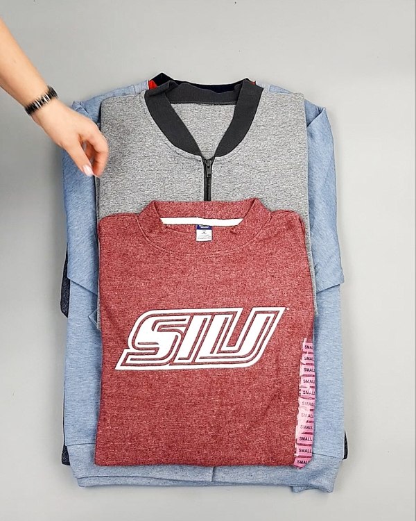 Фотография  858 - SWEATSHIRT CAN 084#10 кг, ЛОТ №7620 оптом в Магадане и Магаданской области