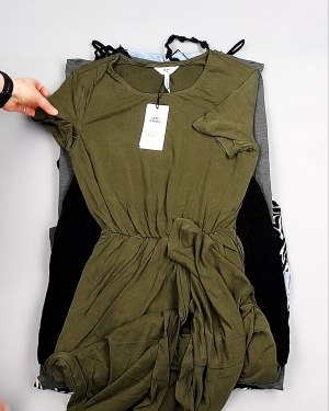 Фотография  754 - Платья Bestseller Summer 104#5 кг, ЛОТ №7701 оптом в Магадане и Магаданской области