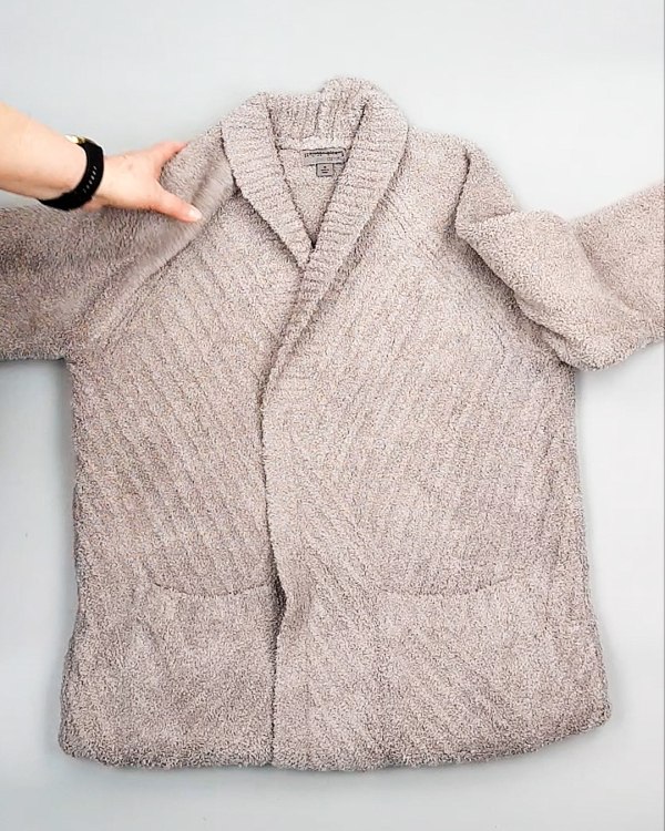 Фотография  770 - Кардиганы СТОК CAN 084#7 кг, ЛОТ №7673 оптом в Магадане и Магаданской области