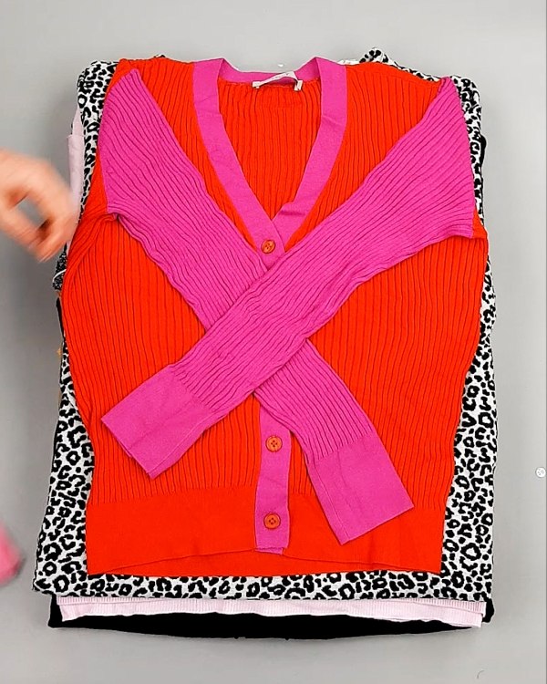 Фотография  722 - Джемпера легкие СТОК CAN 084#7 кг, ЛОТ №7632 оптом в Магадане и Магаданской области