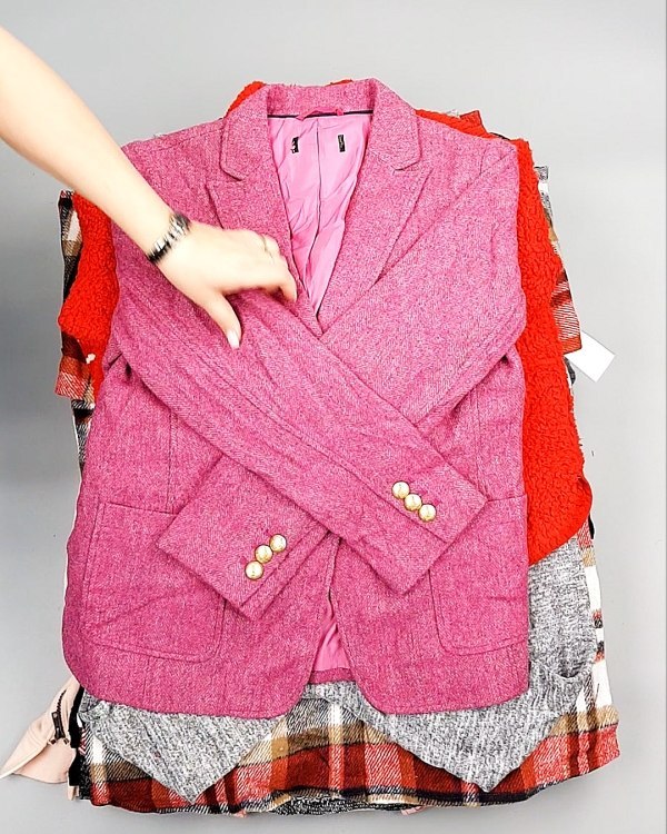 Фотография  680 - AMAZON mix жен весна 015#18 кг, ЛОТ №7718 оптом в Магадане и Магаданской области