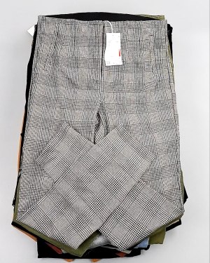 Купить Брюки женские лето C&A 025#10 кг, ЛОТ №7893 оптом в Магадане и Магаданской области