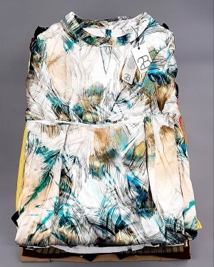 Купить DK, Bestseller + Summer mix#15 кг, ЛОТ №7926 оптом в Магадане и Магаданской области